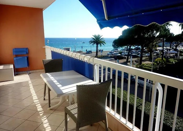Appartement d\'une chambre avec vue sur la mer balcon et wifi a Frejus
