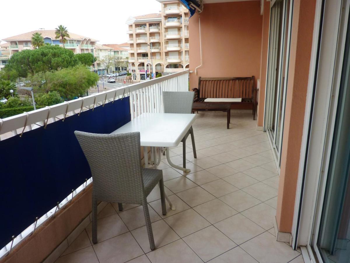 D'une Avec Vue Sur La Balcon Et Wifi A